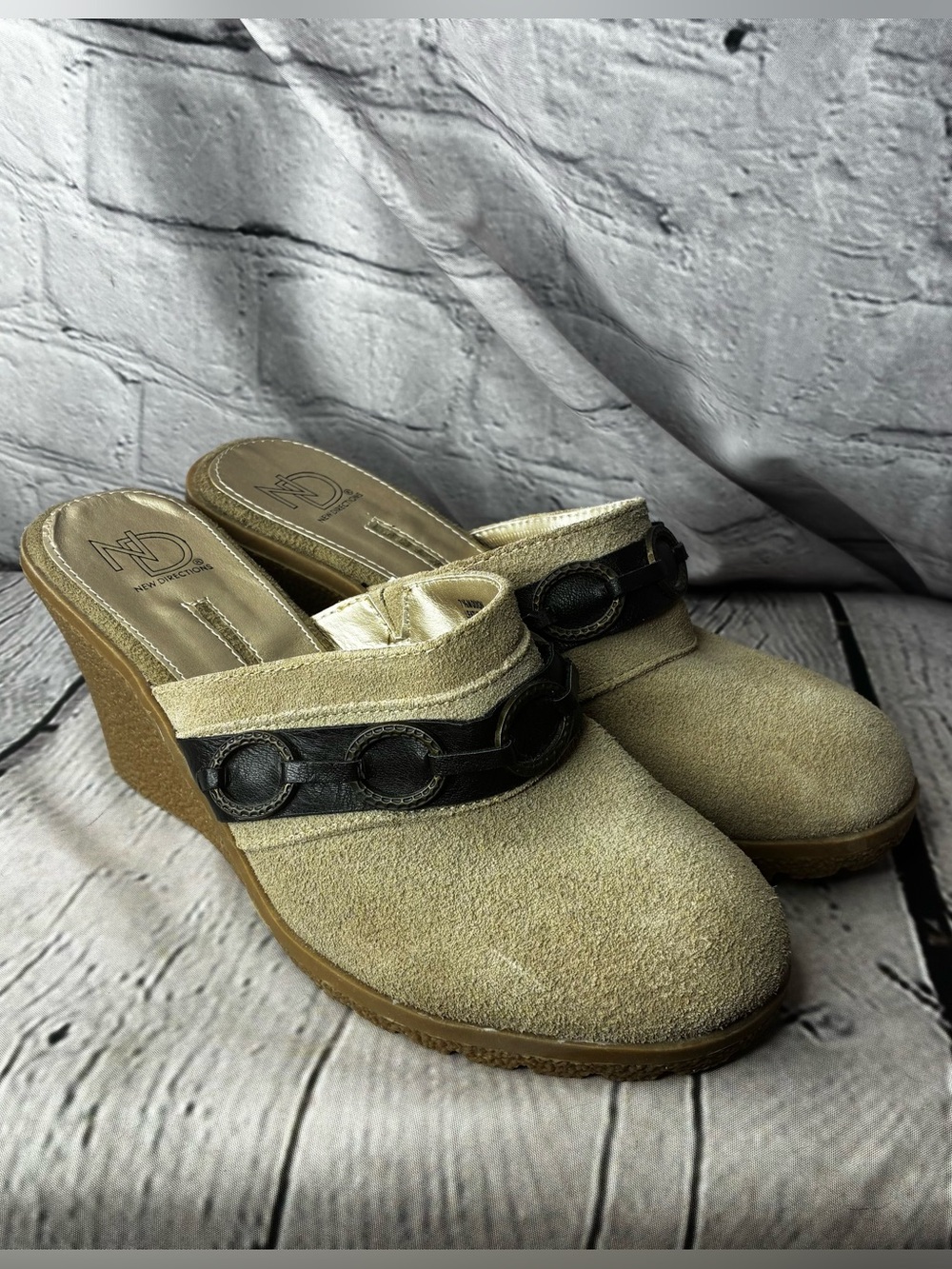 Vtg 90s y2k Whimsigoth Boho Chic Streetwear Beige Suede Wedge Mule Clogs Sz 7.5